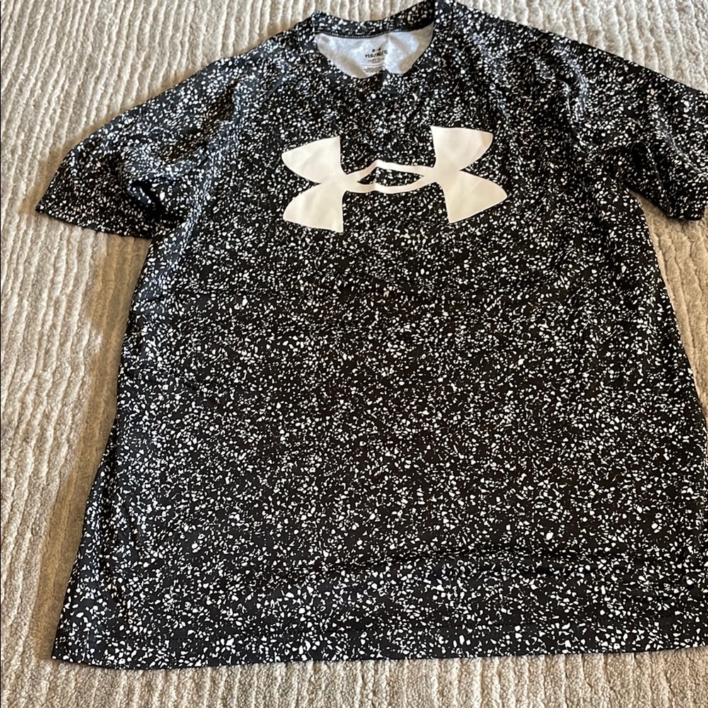 Under Armour Black and White Short Sleeve Tee